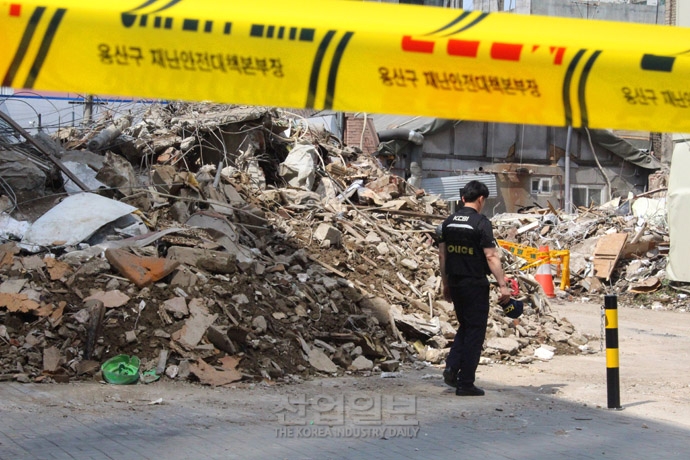 [사진으로 보는 산업뉴스] 용산 상가 붕괴…인명피해 없었지만 삶의 터전 잃었다
