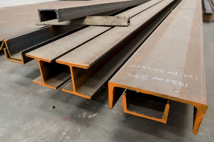 미국발(發) 철강 무역분쟁, 오히려 철강 가격 상승 부추겨