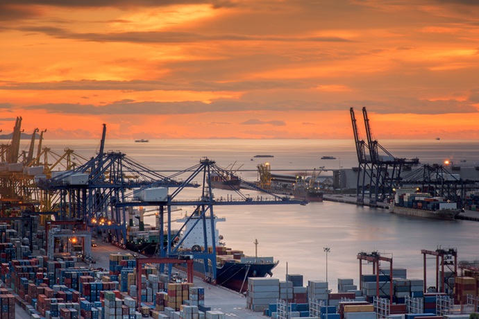 불안한 내수경제 극복하기 위해선 수출 시장 살려야