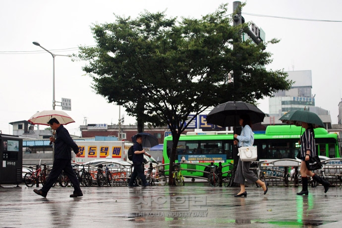 [사진으로 보는 산업뉴스] 본격 장마 시작…피해 최소화 방법은?
