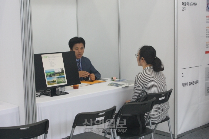 [청년일자리 job기-취준생편 上] 기업, 제가 한 번 ‘일’ 내보겠습니다!