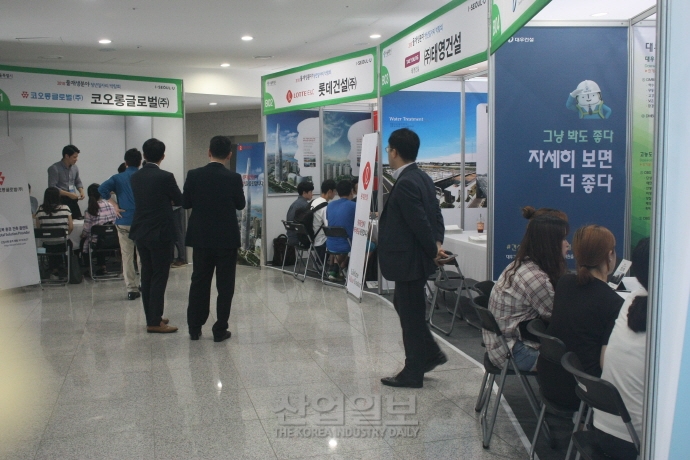 [청년일자리 job기-취준생편 下] 청년, ‘그곳이 알고 싶다’