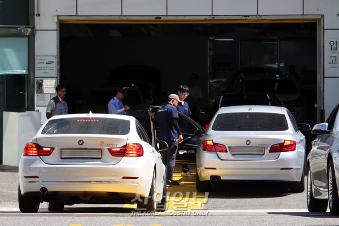 [사진으로 보는 산업뉴스] 정비소로 몰려드는 BMW 차량들