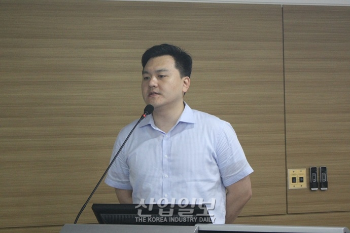 전통적 수익 모델 무너진 자동찬 산업, 자율주행·전기차로 유연한 이동 필요