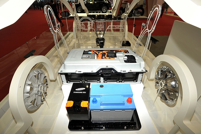 전년보다 70% 더 팔린 전기차, 삼성SDI·LG화학 등 배터리업계 경쟁 치열해져