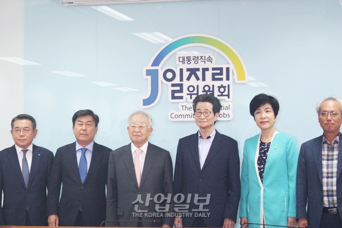 고용부 김영주 장관 “최저임금 관련 문제, 적극 참고하겠다”