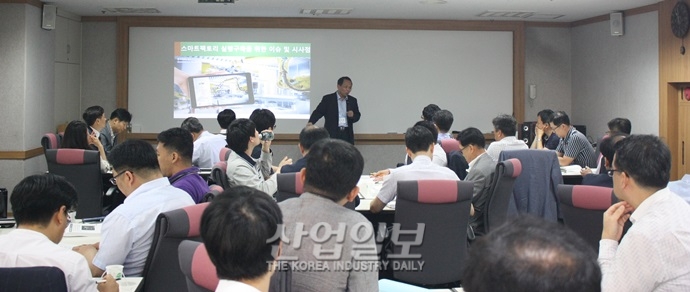 [거치대] 스마트팩토리, 말도 많고 과정도 많지만 ‘관심’은 물음표
