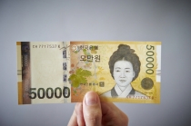 시간도 부족한데 돈까지 부족, '만성화'