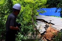 [사진으로 보는 산업뉴스] 가산동 아파트 단지 대형 싱크홀 발생…주민 200여명 긴급 대피