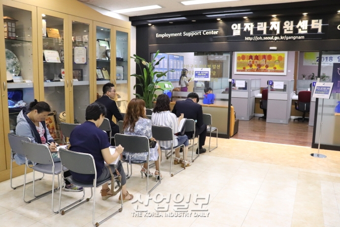 일자리 정책, 중장년층에게도 희망을