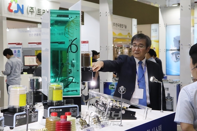 [KOFAS 2018] 한성정공, “윤활 펌프 산업의 키워드, 그리스 윤활·중앙집중식·자동화”