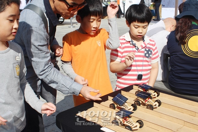 정보와 체험이 함께한 '2018 서울 태양광엑스포'
