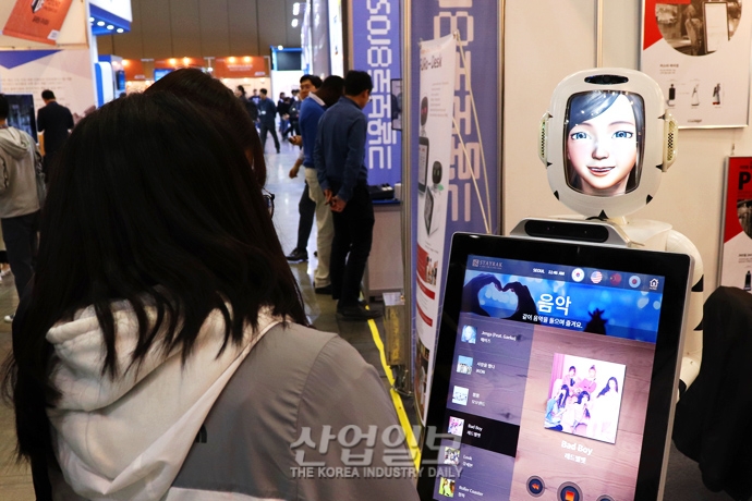 [포토뉴스] 첨단 로봇 기술이 한 자리에! 2018 로보월드