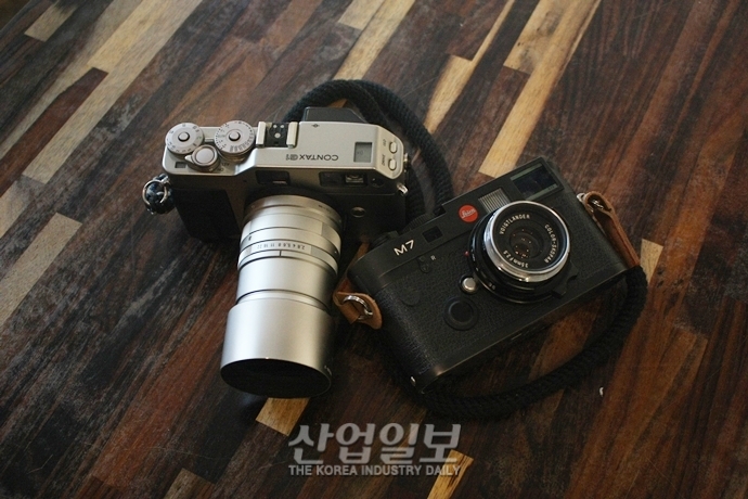 [첨단기술로 인해 사라지고 있는 것들 ①] 사라질 듯 사라지지 않은 너, 필름카메라