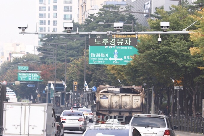 [사진으로 보는 산업뉴스] 오늘 미세먼지 농도 ‘나쁨’, ‘외출시 마스크 챙기세요’