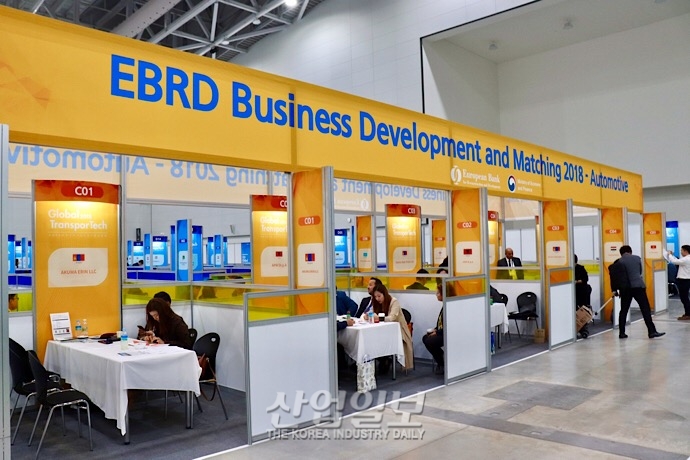 [포토뉴스] ‘한국 자동차 부품 수입하러 왔어요’, 국제 수송기계부품 수출상담회