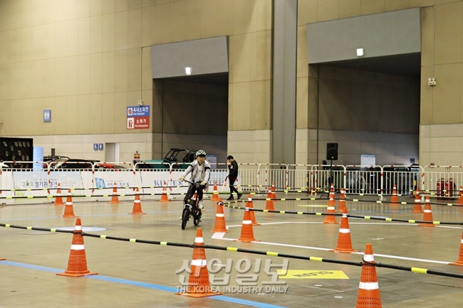 [포토뉴스] 친환경 산업 제품 한 자리에, 스마트 모빌리티 체험 ‘씽씽’