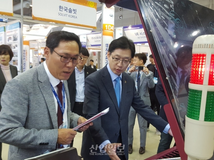 [포토뉴스] 2018 한국국제기계박람회, 김경수 경남도지사 전격 방문