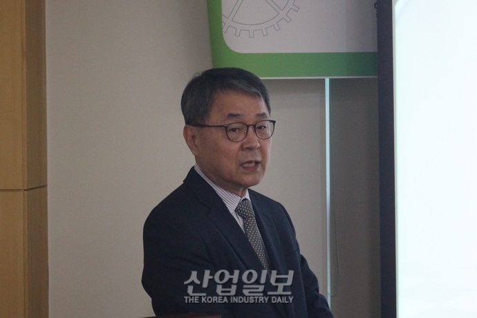 제조업계 경쟁력 강화, 중견기업 역량에 달려있다