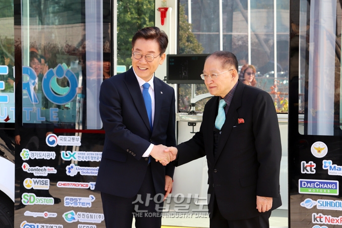 [포토뉴스] 판교테크노밸리 방문한 北 대표단