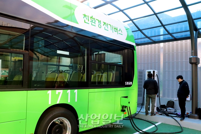 [사진으로 보는 산업뉴스] 친환경 전기버스, 서울 주행