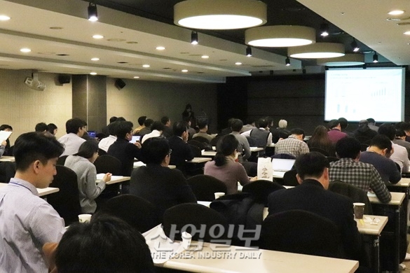 똑똑해지는 한국 농업, 스마트팜으로 한계 극복