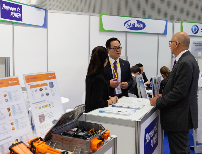 다임러 최대 화두 전기자동차 관련 소재부품 협력 기업 발굴