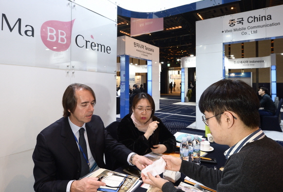 월드클래스 프로덕트 쇼, 1억 달러 이상 수출계약 성과