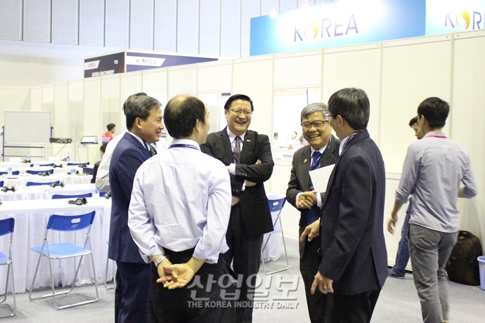 [포토뉴스] VIMAF 2018에서 함께 웃어봅시다