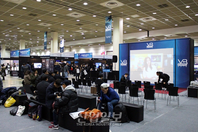 [포토뉴스] 상상 속 세계가 눈앞에! ‘VR 엑스포’