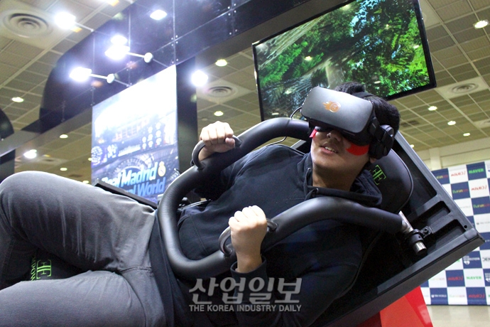 [포토뉴스] 상상 속 세계가 눈앞에! ‘VR 엑스포’