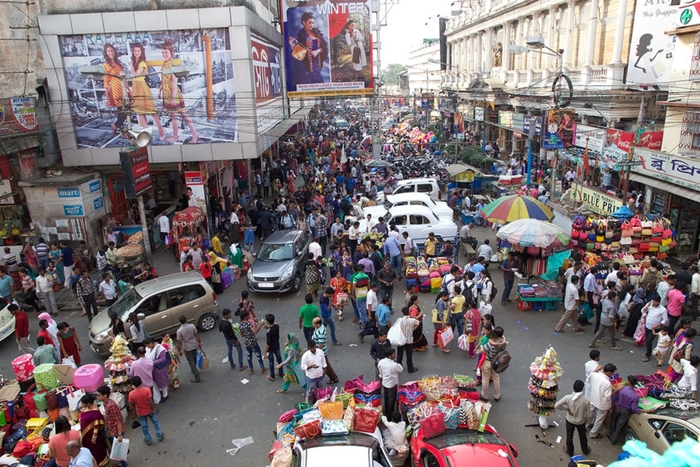 한국 기업의 성공적 인도 진출, 꾸준한 투자 필요
