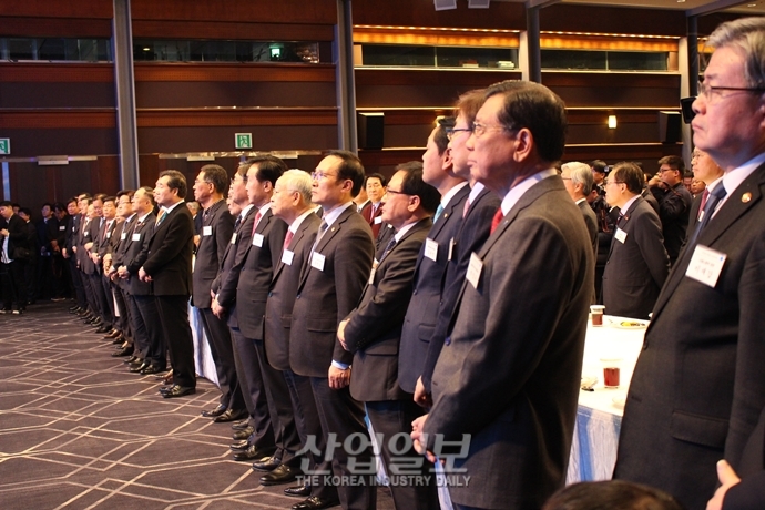 [포토뉴스] 2019년 경제계 ‘중석몰촉의 기개로 잘 해 봅시다’