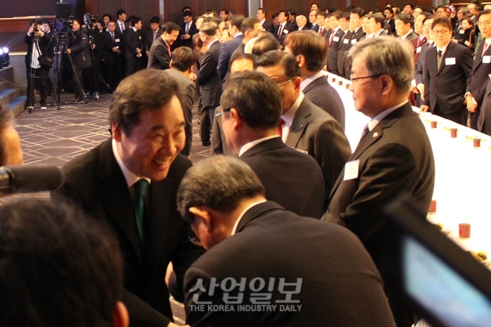 [포토뉴스] 2019년 경제계 ‘중석몰촉의 기개로 잘 해 봅시다’