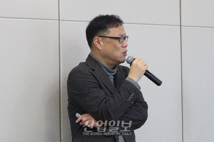 수송기기의 경량화, 탄성계수와 강도의 동시 증가가 관건