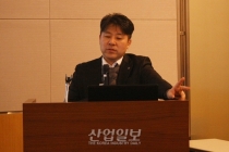 갤럭시 S10 홍채인식 없애고, 아이폰 XR 후속모델은 안면인식 강화하고