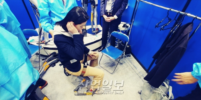 [NEPCON JAPAN 2019] 의자없는 웨어러블 의자, 대세 트렌드는 '웨어러블'