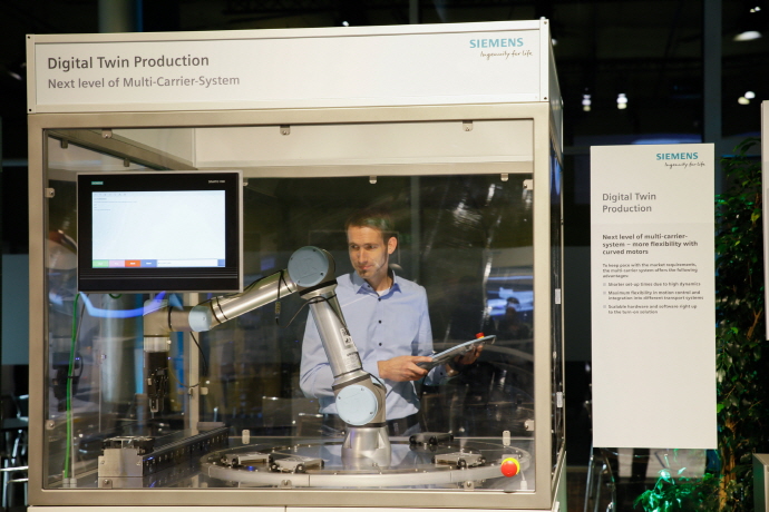 [디지털트윈] 손 끝에 스마트팩토리가 잡힐 때