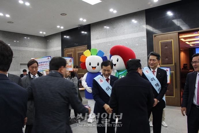 [포토뉴스] 과연 누가 중통령이 될 것인가?