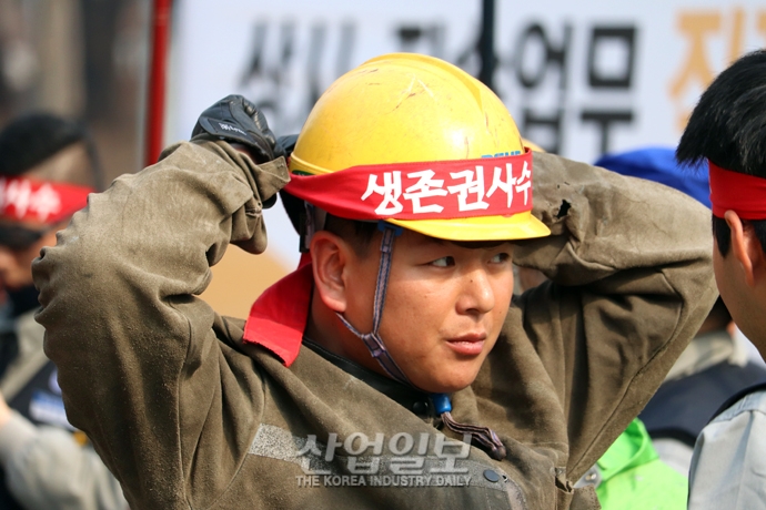[포토뉴스] 대우조선해양노조 “일방적 매각 중단하라” 목소리 높여