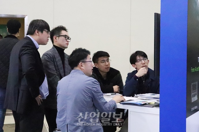 [포토뉴스][스마트팩토리·오토메이션월드] 제조업의 밝은 미래를 향한 ‘적극적인 소통’ 이어져