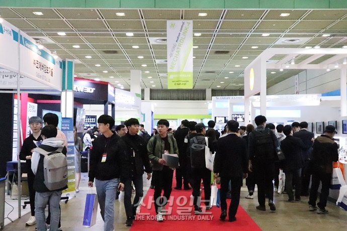 [스마트팩토리·오토메이션월드] 마지막 날까지 북적북적…“유종의 미 거두자”