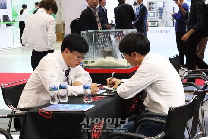 [스마트팩토리·오토메이션월드] 마지막 날까지 북적북적…“유종의 미 거두자”