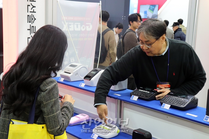 [스마트팩토리·오토메이션월드] “바코드 업체, 향후 RFID 대체 대비해야”