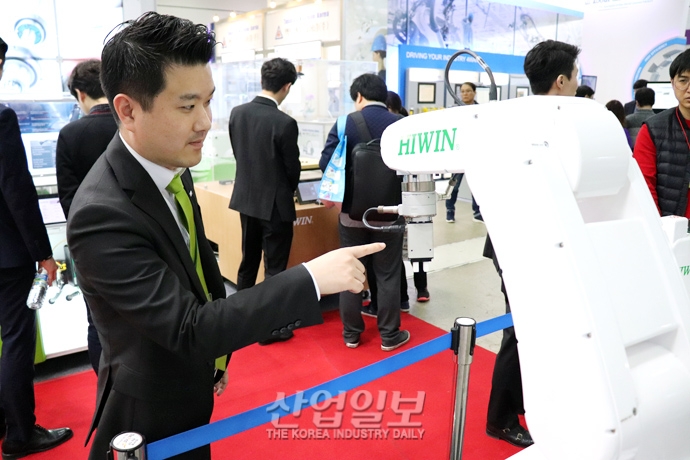 [스마트팩토리·오토메이션월드] “국내 산업용 로봇 시장 확대 위해 인증제도 간소화해야”