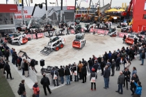 두산, 5G 기반 '원격제어' 8천500km 떨어진 굴삭기 조종