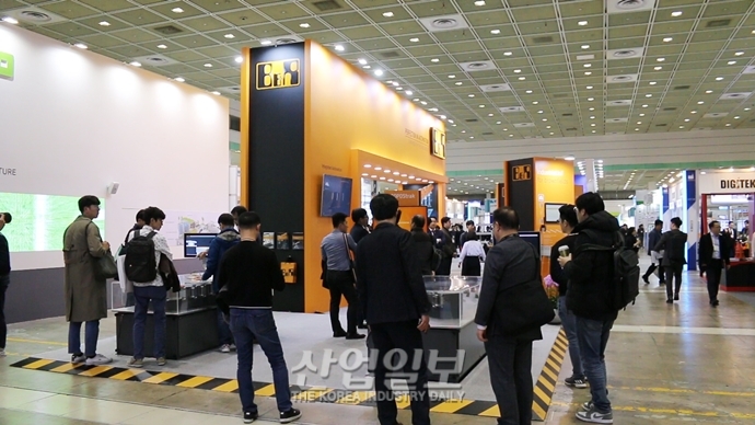 [스마트팩토리·오토메이션 월드] B&R, ‘APROL'·'ACOPOStrak’로 시장 공략