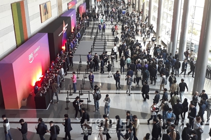 [포토뉴스] ‘최첨단’과 ‘경쾌함’의 만남, ‘AWS 서밋 서울 2019’