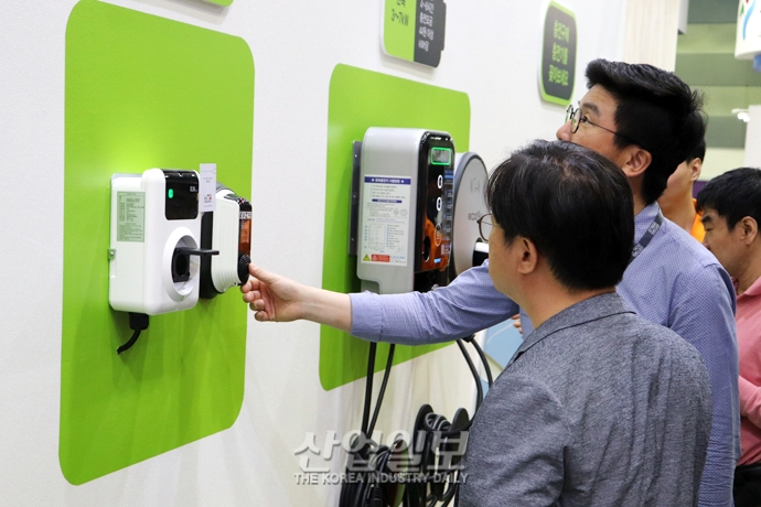 “전기차 배터리 고용량 영향으로 완속충전기 비율 줄어들 것”