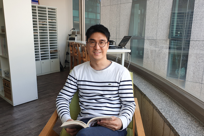 [스마트테크 코리아] (주)윌위아, 현지 가이딩과 스마트폰 사진촬영 서비스 ‘동시에’